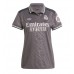 Camisa de Futebol Real Madrid Antonio Rudiger #22 Equipamento Alternativo Mulheres 2024-25 Manga Curta